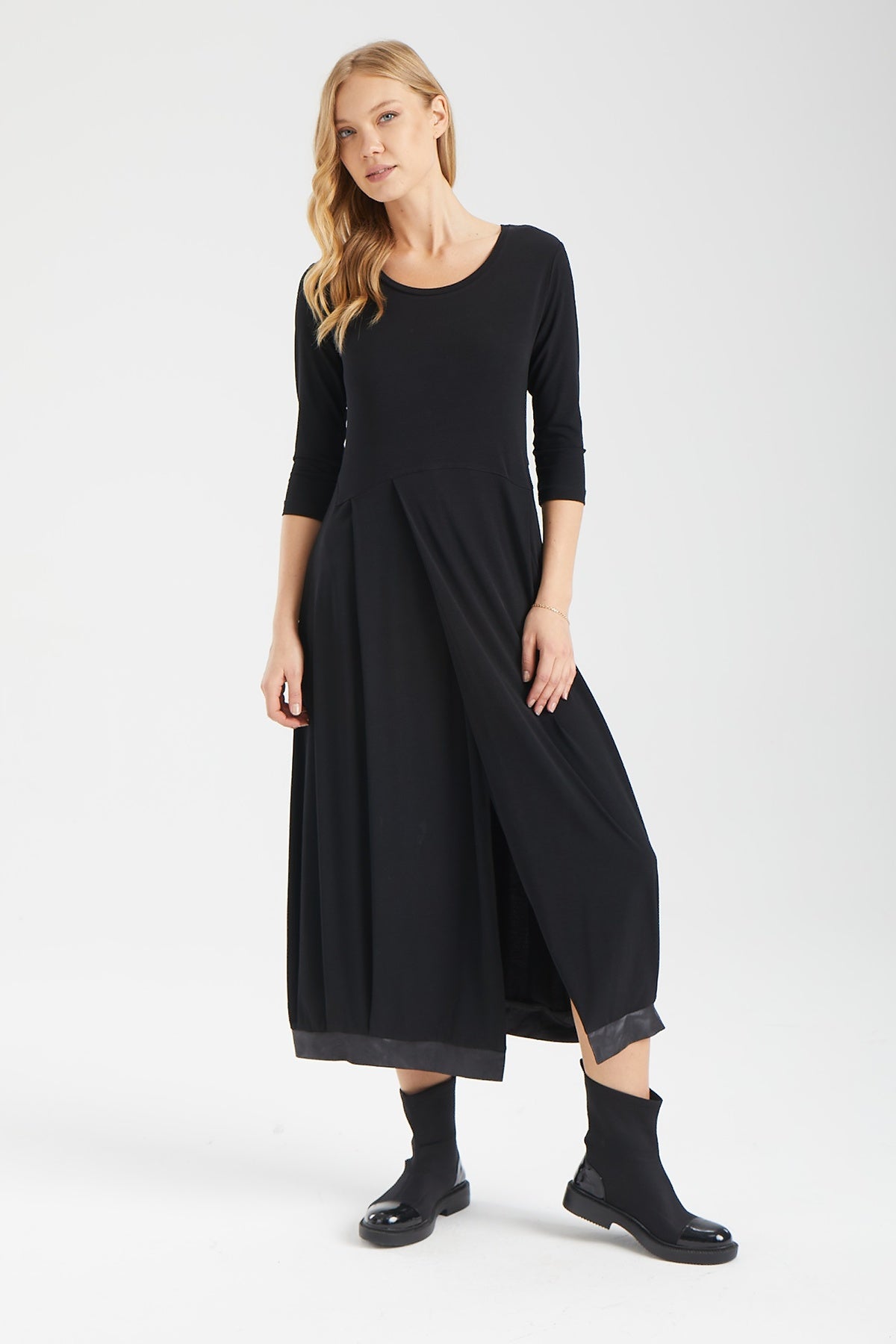Kadın siyah elbise – AURA Etek Ucu Detaylı Elbise | IMBUE color:siyah