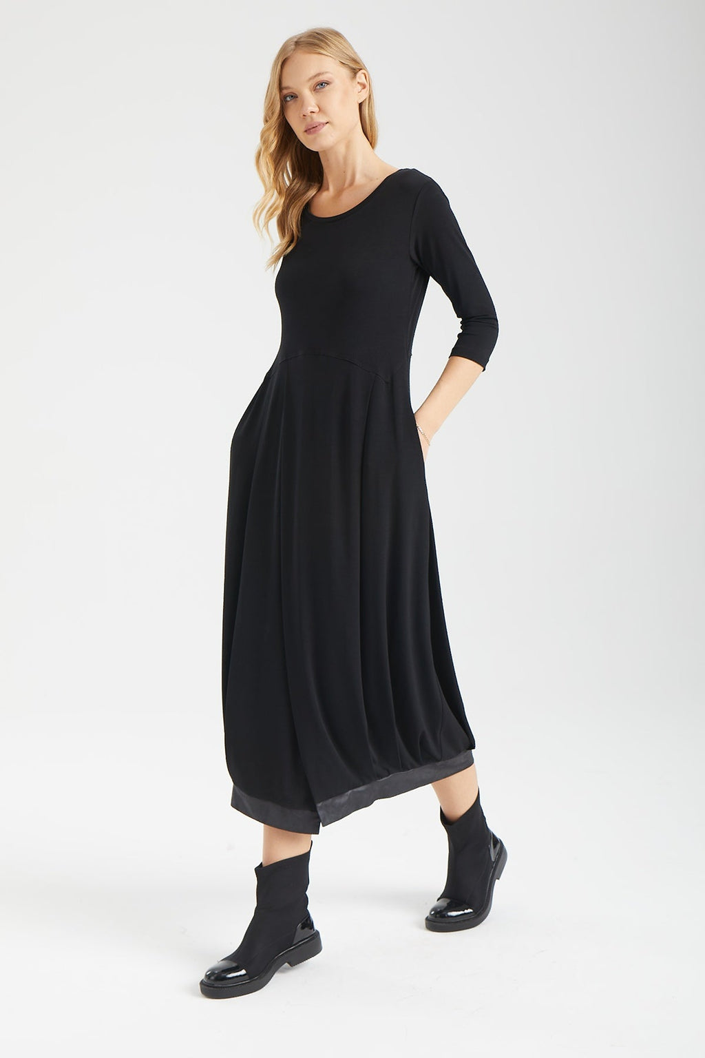 Kadın siyah elbise – AURA Etek Ucu Detaylı Elbise | IMBUE color:siyah