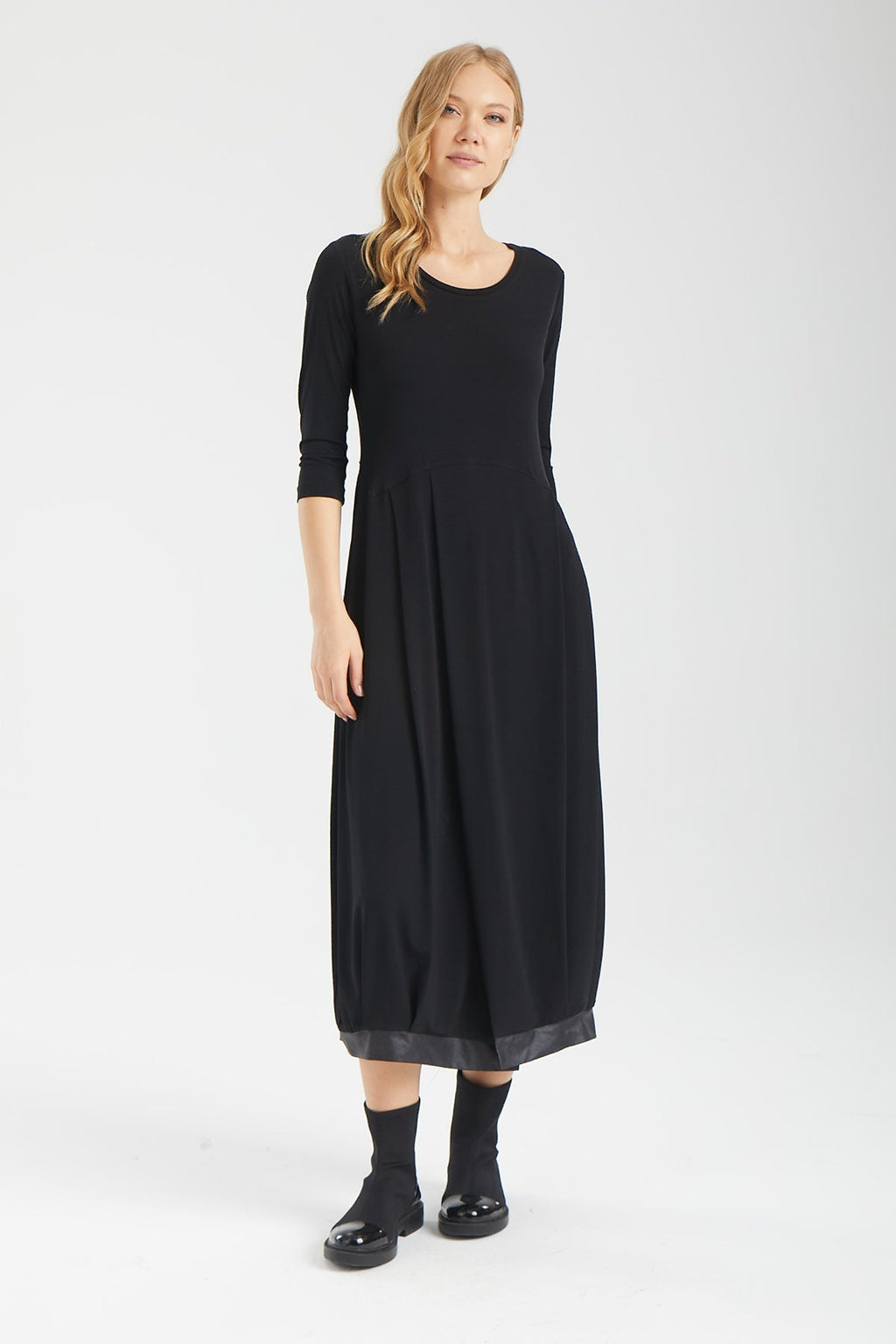 Kadın siyah elbise – AURA Etek Ucu Detaylı Elbise | IMBUE color:siyah